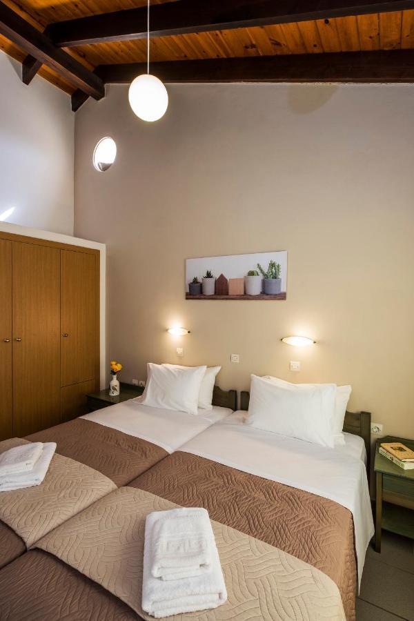 Theos Village Apartments Kato Daratso Esterno foto