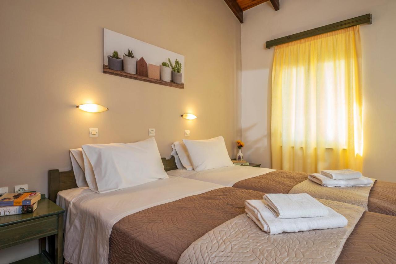 Theos Village Apartments Kato Daratso Esterno foto