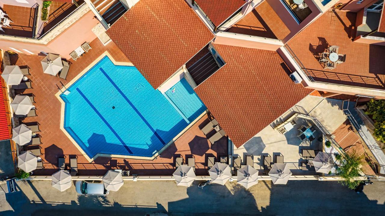 Theos Village Apartments Kato Daratso Esterno foto