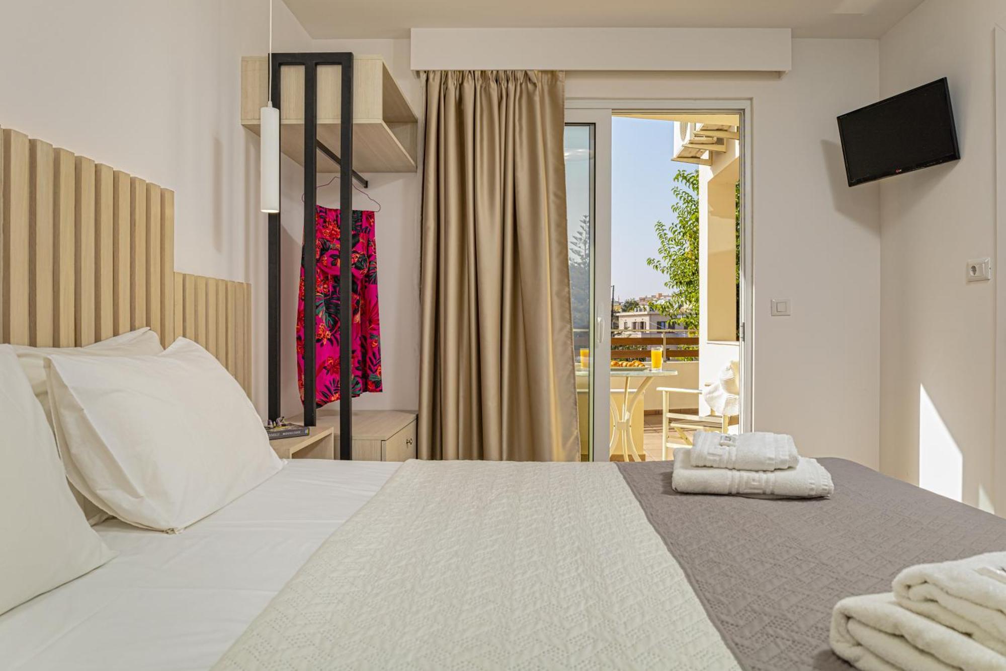 Theos Village Apartments Kato Daratso Esterno foto