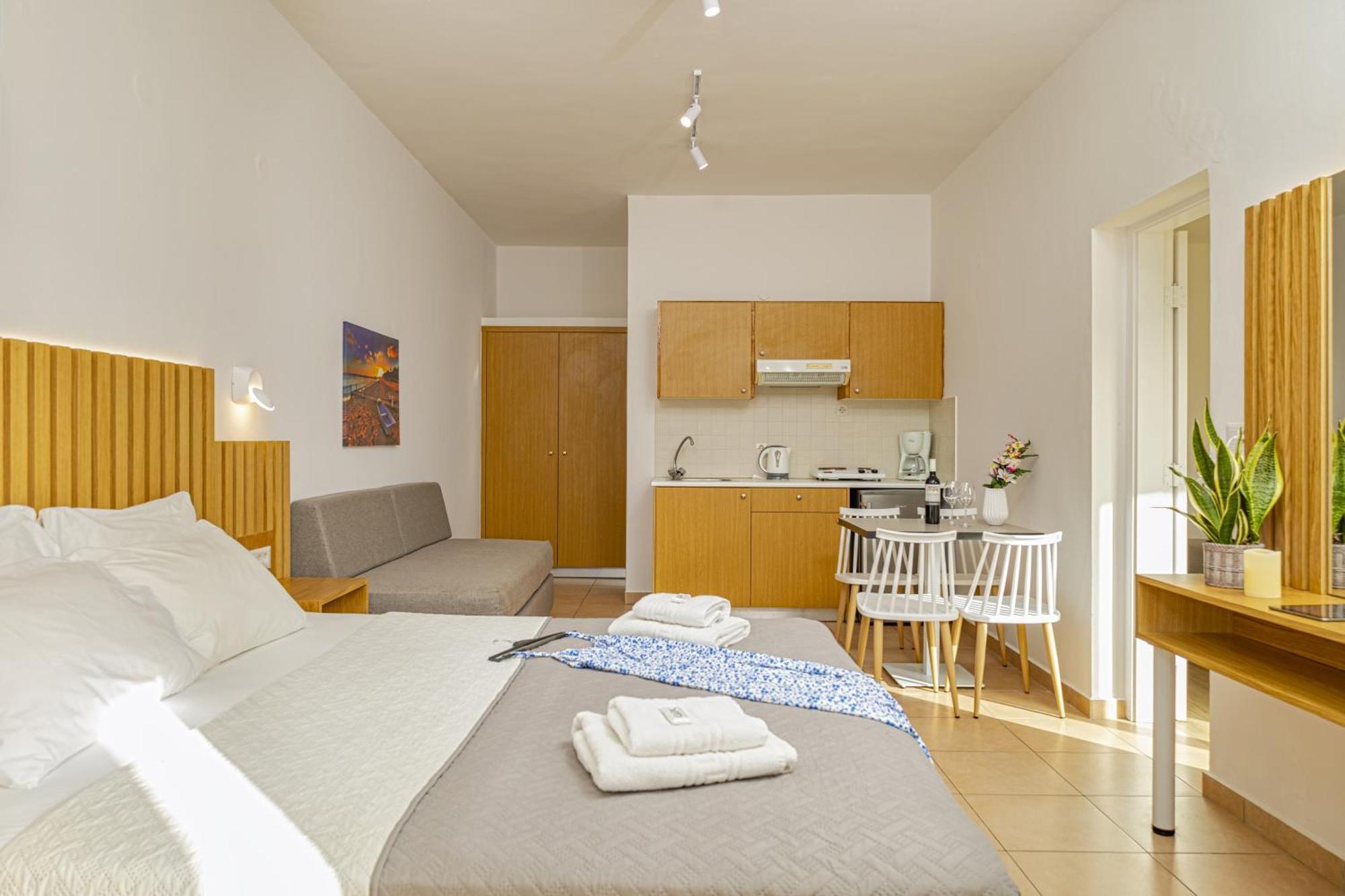 Theos Village Apartments Kato Daratso Esterno foto